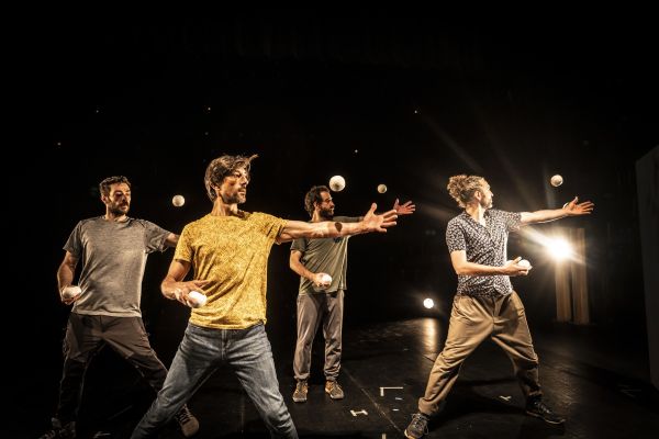 Suspensión - Nueveuno Circo Suspensión - Nueveuno Circo