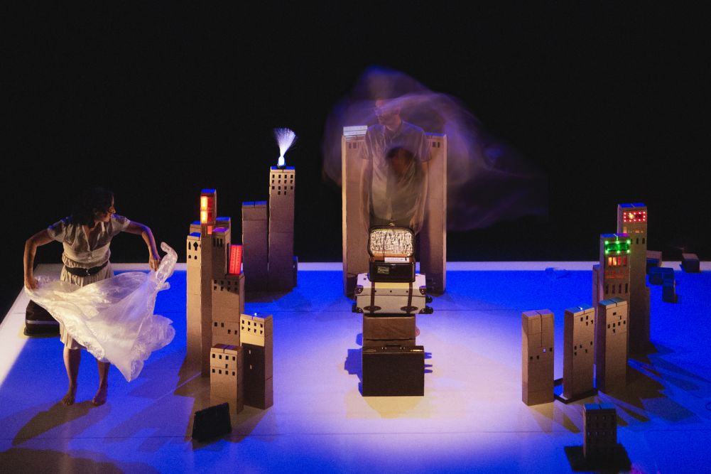 Ciudades (Arquitecturas en movimiento) | © Carolina Galiano Ciudades (Arquitecturas en movimiento) | © Carolina Galiano