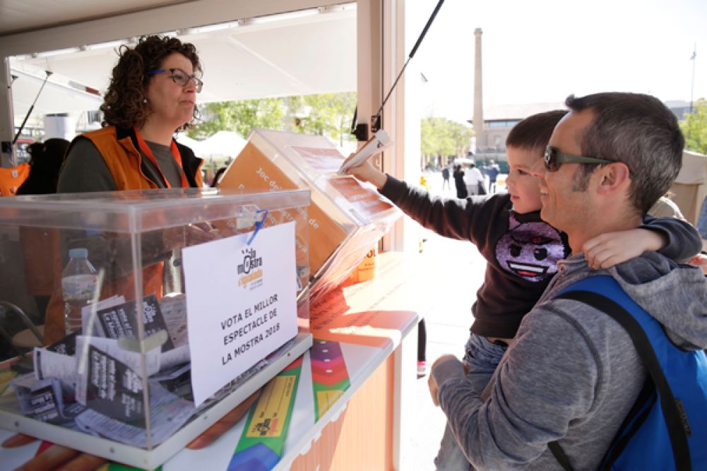 La 29a Mostra d’Igualada tanca amb 23.000 espectadors i es prolonga tot l’abril amb activitats paral·leles La 29a Mostra d’Igualada tanca amb 23.000 espectadors i es prolonga tot l’abril amb activitats paral·leles
