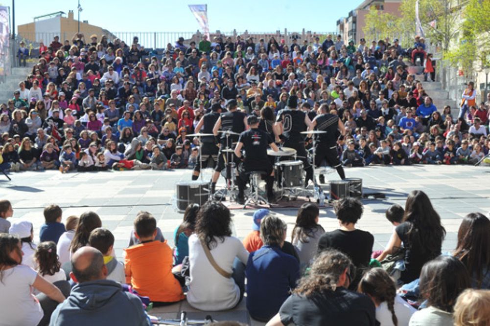 La Mostra d’Igualada creix en públic i professionals i aconsegueix portar els joves al teatre