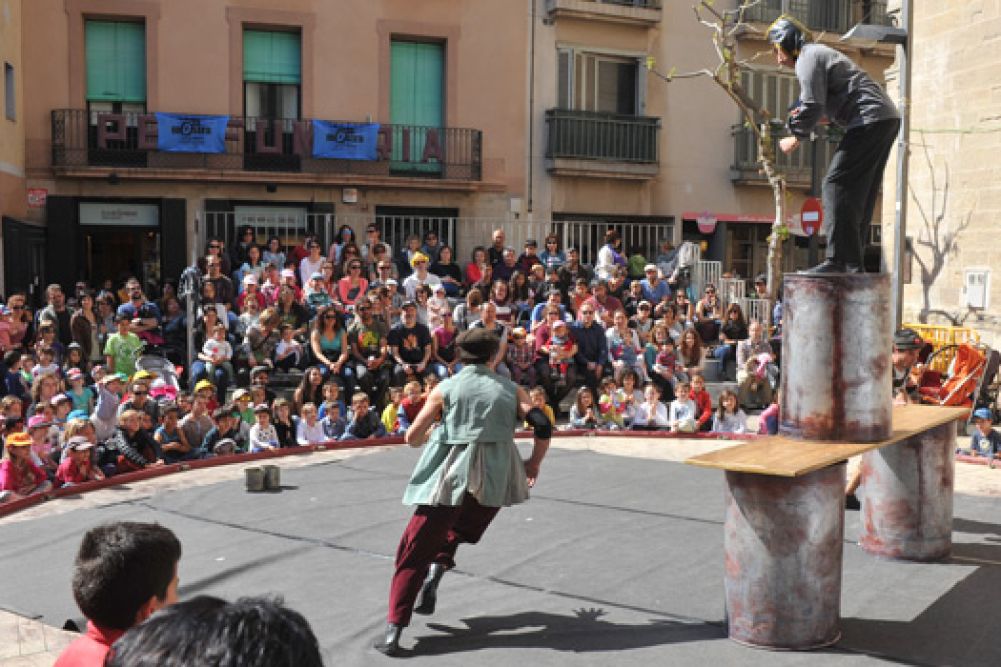 La Mostra d’Igualada ofereix el cap de setmana una vintena d’espectacles al carrer i esgota entrades en la majoria dels espectacles de sala La Mostra d’Igualada ofereix el cap de setmana una vintena d’espectacles al carrer i esgota entrades en la majoria dels espectacles de sala