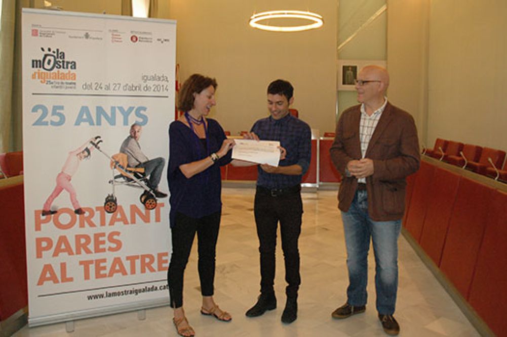 El mag Antonio Díaz recull el premi del públic de La Mostra d’Igualada per l’espectacle ‘La gran ilusión’