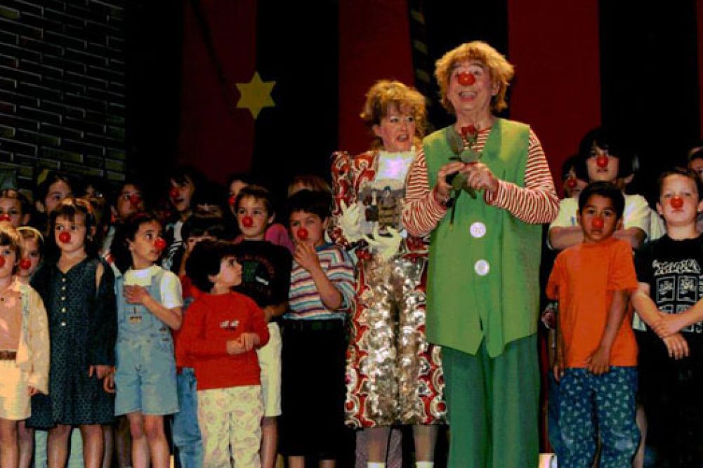 La Mostra d’Igualada busca joves de 25 anys per celebrar la seva 25a edició La Mostra d’Igualada busca joves de 25 anys per celebrar la seva 25a edició